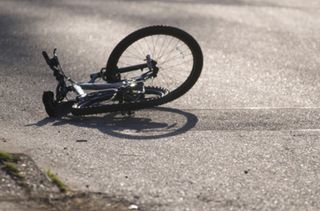На Митрофаньевском шоссе сбили велосипедиста