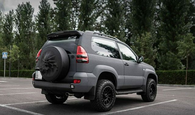 Фото: тюнингованный Toyota Land Cruiser Prado 120, источник: Instagram @pradoclub.kz