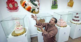 «Толстеют от мыслей, а не от моих тортов»: Агзамов придумал миф о ПП-десертах из-за страха конкуренции