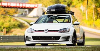 Ателье Rocket Bunny создали обвес для Volkswagen Golf GTI RS