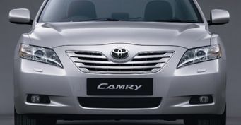 Фары блекнут, «коробка» вибрирует: Главные минусы Toyota Camry XV40 назвали механики