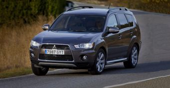 Блогер раскрыл особенности Mitsubishi Outlander XL после тест-драйва: «Машина не вызывает ни позитива, ни отторжения»