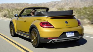 Volkswagen выпустил новый кабриолет: Обзор VW Beetle Dune 2016