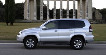 Блогера поразило состояние 11-летнего Toyota Land Cruiser 120 за 900 000 рублей