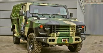 Сердюков планировал заменить автомобили «УАЗ» в армии на «Скорпионы-2М»