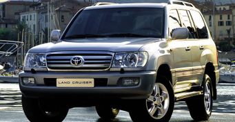 «Двухсотка на фоне смотрится бедновато»: О тюнинге Toyota Land Cruiser 100 рассказал владелец