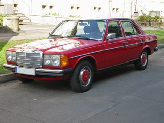 Фото: Mercedes-Benz W123, источник: Wikipedia