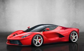 Ferrari к 2019 году увеличит годовой выпуск машин до 9 000 автомобилей