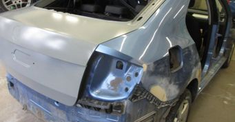 Ремонт по КАСКО — «труба»: Криво сваренный багажник Skoda Rapid заснял рихтовщик