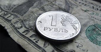 Рублю предсказали рекордный обвал до конца лета