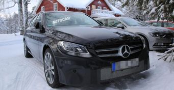 Mercedes-Benz C-Class получит новый двигатель и сенсорную панель S-Class