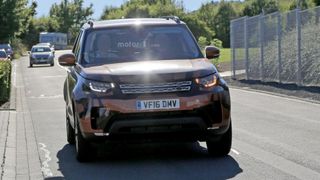 Новый Land Rover Discovery представят на Парижском автосалоне