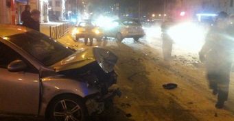 Девушка пострадала в массовом ДТП в Кемерово