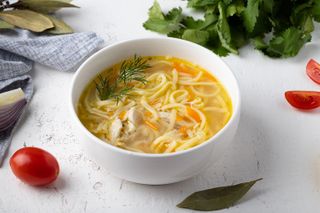 Суп с домашней лапшой\Источник: davayte-poedim.ru
