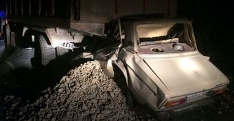 Три человека погибли в тройном ДТП с грузовиком под Ростовом