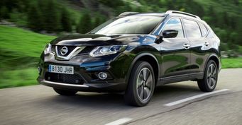 Плюсы Nissan X-Trail обсудили владельцы в сети