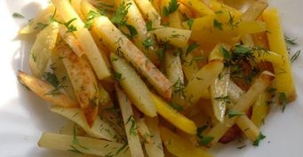 Жареная картошка, «которая не развалится»: Рецепт с салом и чесноком