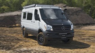 Mercedes-Benz представил сразу два новых фургона: Sprinter и Metric