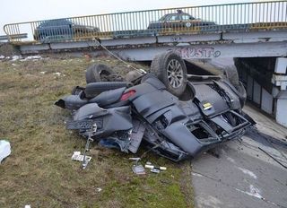 В Южно-Сахалинске водитель в пьяном состоянии улетел с моста