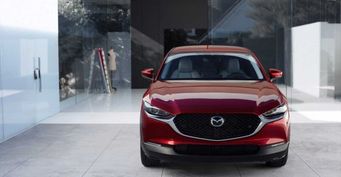 «Абсолютной новый автомобиль»: Все о новом Mazda CX-30 рассказал эксперт