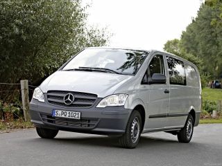 Mercedes анонсировала полноприводный микроавтобус Vito