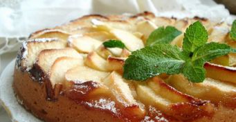 Без духовки и замеса: Яблочный пирог с корицей и лимонным соком