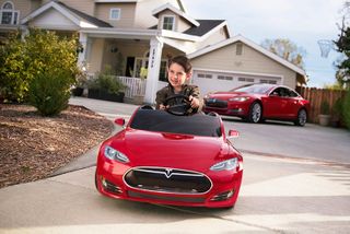 Tesla предлагает электромобиль по цене смартфона