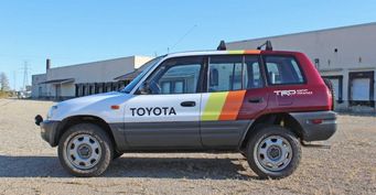 В США продают тюнингованный Toyota RAV4 за 1 100 долларов
