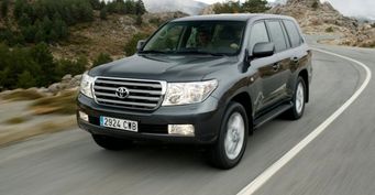 Лучше не брать: Блогер показал «странный» Toyota Land Cruiser 200 за 1,5 млн рублей