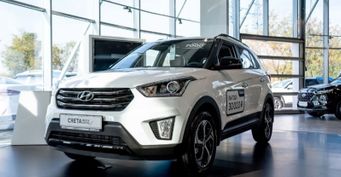 «В панике перестраивается и без остановки орёт»: На работу навигатора Hyundai Creta жалуются владельцы