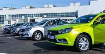 «АнтиРенолюция» в Беларуси: «Взрыв» продаж LADA Vesta заткнул за пояс Geely и Renault