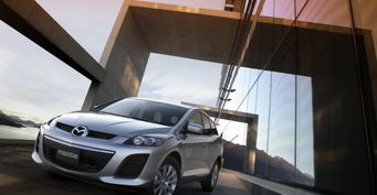 «Надо с Весты на Мазду, а не наоборот!»: Владельца Mazda CX7, захотевшего пересесть на LADA Vesta SW, высмеяли в сети