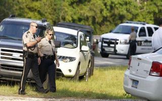 Полиция Техаса вытащила вооруженного преступника из горящей машины
