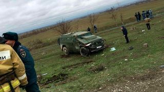 В Дагестане военный "Тигр" протаранил автобус, 3 человека погибли и пострадали 19