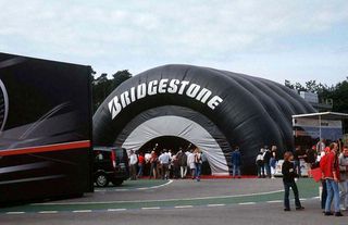 Bridgestone запускает в рынок новую шипованную резину