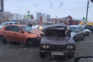 Один человек пострадал в ДТП на Братьев Кашириных в Челябинске