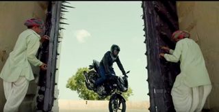 Реклама Bajaj Pulsar попала в ТОП-100 обманчивых роликов Индии