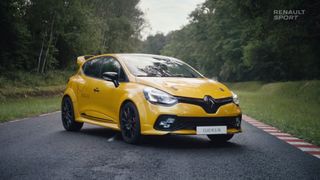 Появились официальные тизеры Renault Clio RS 16