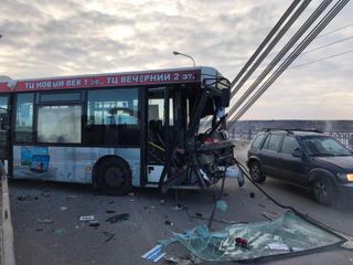 Женщина погибла в ДТП с участием автобуса в Череповце