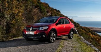 Нет нормальных карт и сбоит навигатор: Минусы комплекса MediaNav на Renault Logan Stepway выявили водители