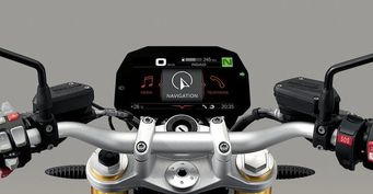 BMW разработал цифровую панель приборов для мотоциклов
