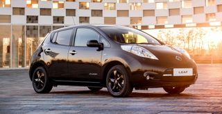 Компания Nissan представила электрокар Leaf Black Edition