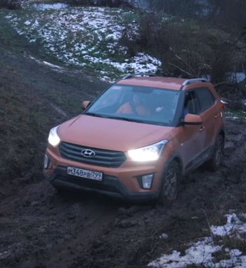 «Hyundai Creta угорает над внедорожниками»: Офф-роуд «уничтожение» «Нивы» и УАЗа заснял блогер